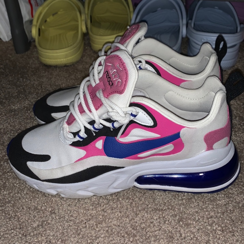 Nike react 270s